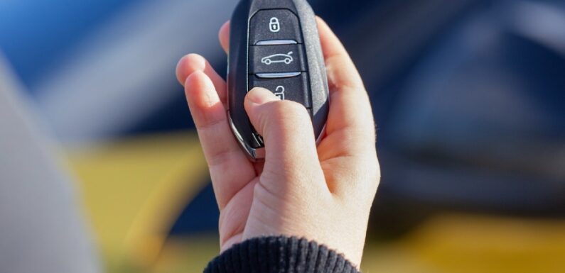 Navigating the Modern Car Key Maze: Common Issues and Expert Locksmith Solutions